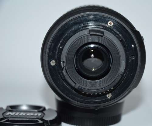 NIKON AF-S DX NIKKOR 55-200mm f/4-5.6G ED VR II Lens EXCELLENT CONDITION