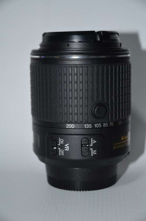 NIKON AF-S DX NIKKOR 55-200mm f/4-5.6G ED VR II Lens EXCELLENT CONDITION