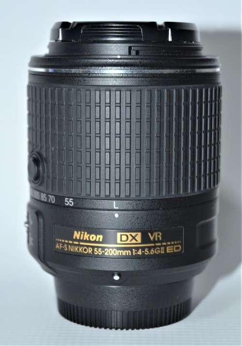 NIKON AF-S DX NIKKOR 55-200mm f/4-5.6G ED VR II Lens EXCELLENT CONDITION