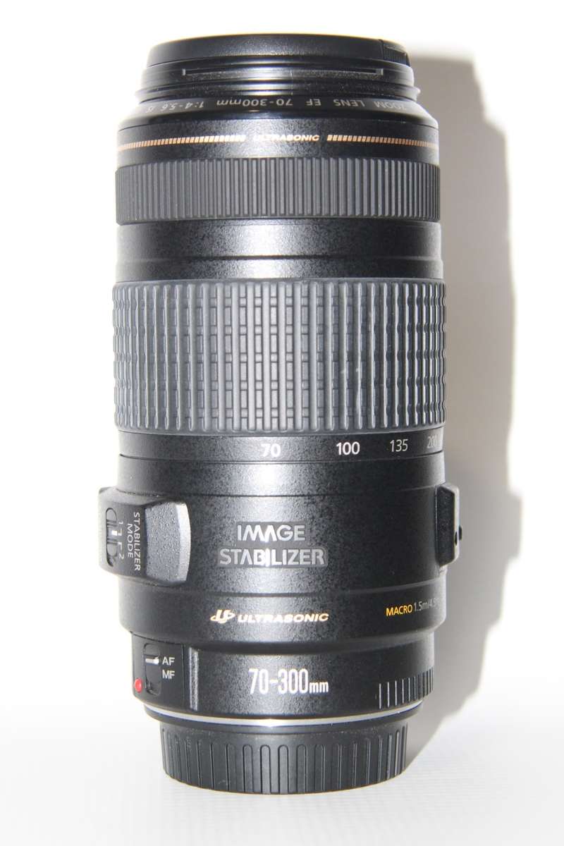Canon EF 70-300mm f/4-5.6 IS USM Lens IN EXCELLENT CONDITION