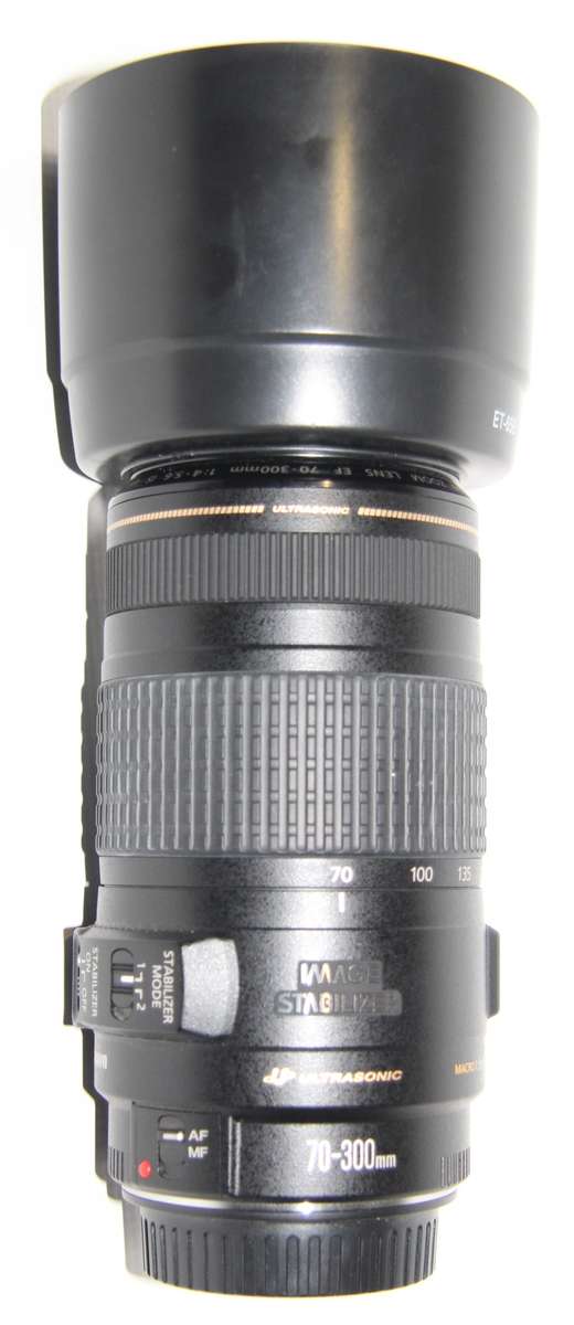 Canon EF 70-300mm f/4-5.6 IS USM Lens IN EXCELLENT CONDITION