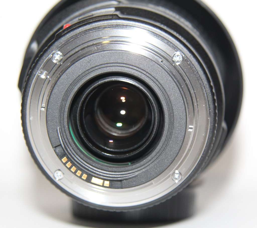 Canon EF 70-300mm f/4-5.6 IS USM Lens IN EXCELLENT CONDITION