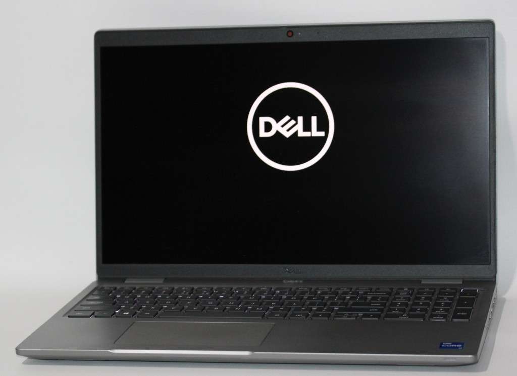 Dell Latitude 5520 11th Gen Core i7-1165G7 ,32GB RAM ,512GB SSD 15-inch, FHD 1920 x 1080