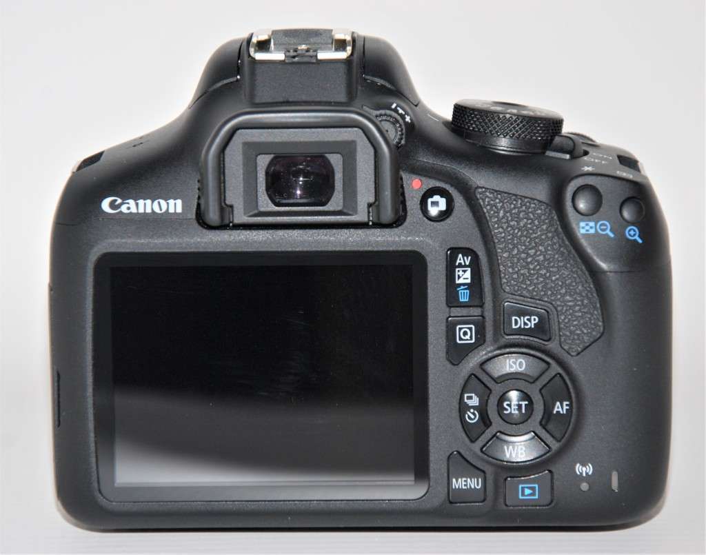 Canon EOS 2000D 24MP DSLR, FULL HD MOVIES , 18-55MM ZOOM LENS