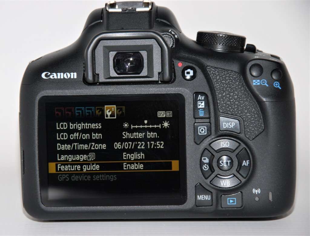 Canon EOS 2000D 24MP DSLR, FULL HD MOVIES , 18-55MM ZOOM LENS