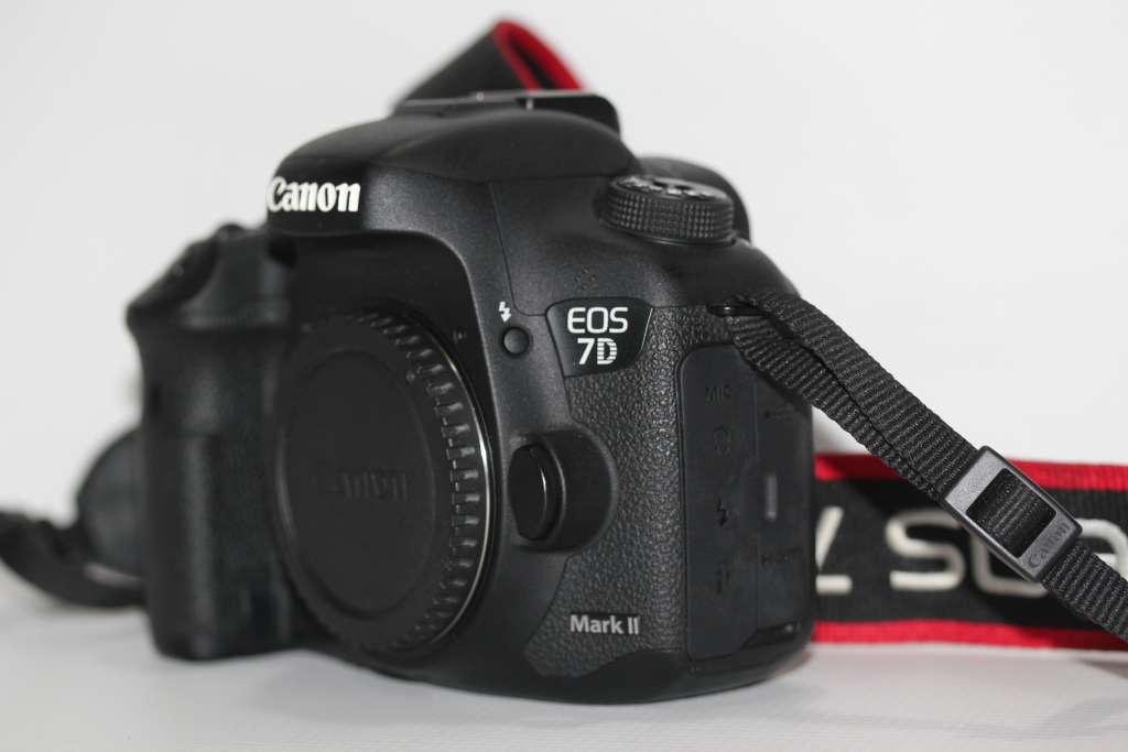 Canon EOS 7D Mark II DSLR Camera (Body Only)