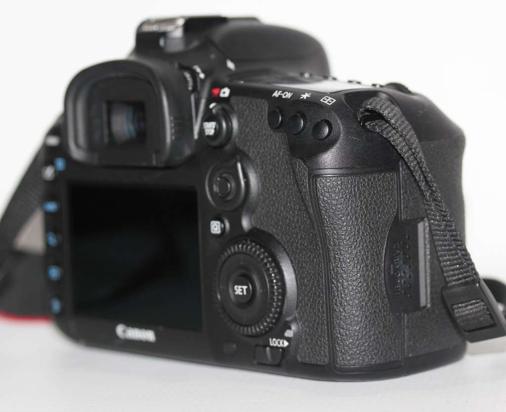 Canon EOS 7D Mark II DSLR Camera (Body Only)