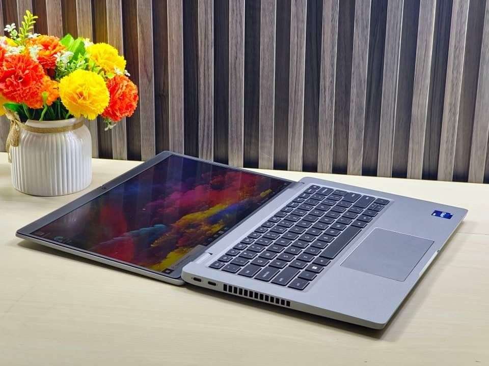 Dell Latitude 5431 14-inch 12TH Gen  Core i7-1270P , 16GB RAM , 512GB SSD Win 11 Pro FHD Laptop