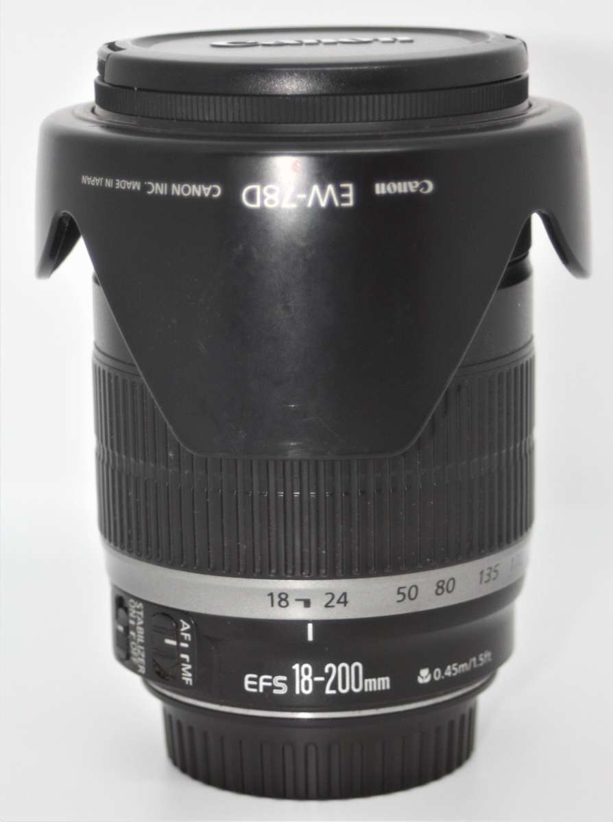 CANON EF-S 18-200mm f/3.5-5.6 IS IN EXCELLENT CONDITION