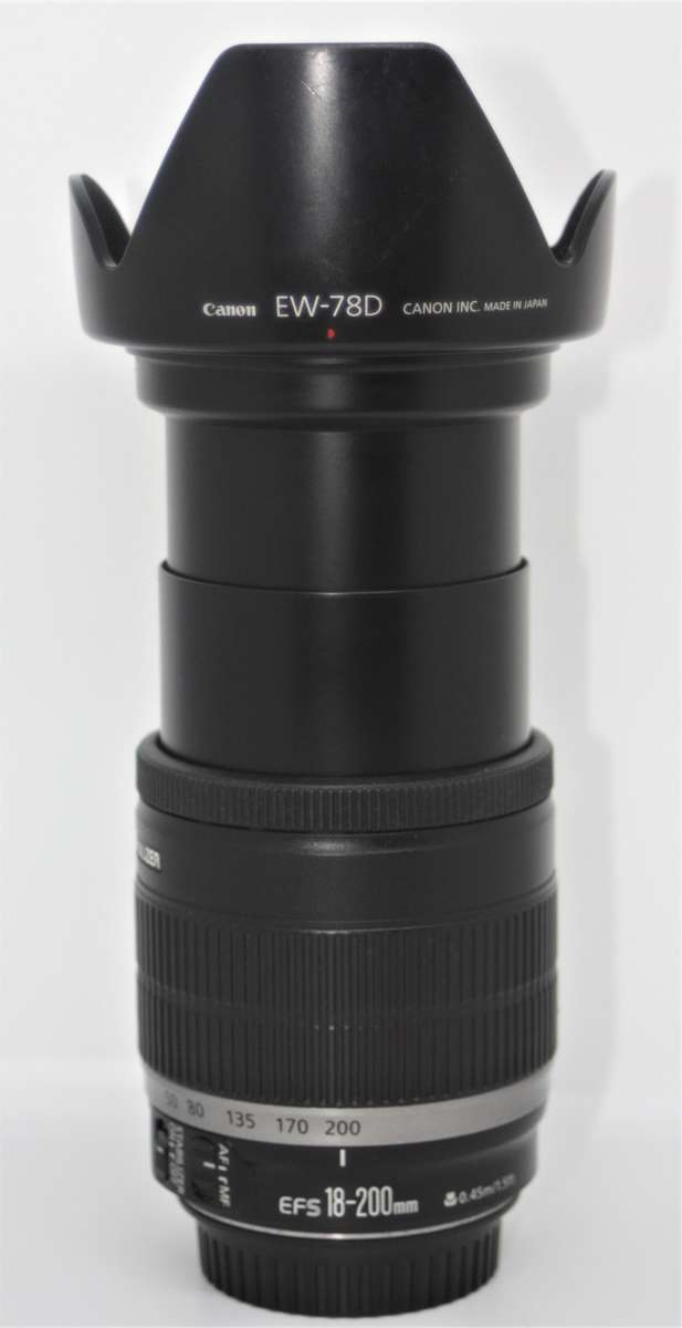 CANON EF-S 18-200mm f/3.5-5.6 IS IN EXCELLENT CONDITION