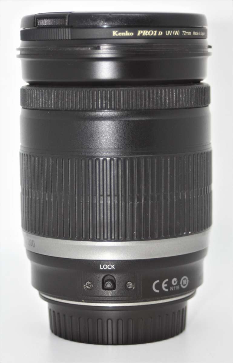 CANON EF-S 18-200mm f/3.5-5.6 IS IN EXCELLENT CONDITION