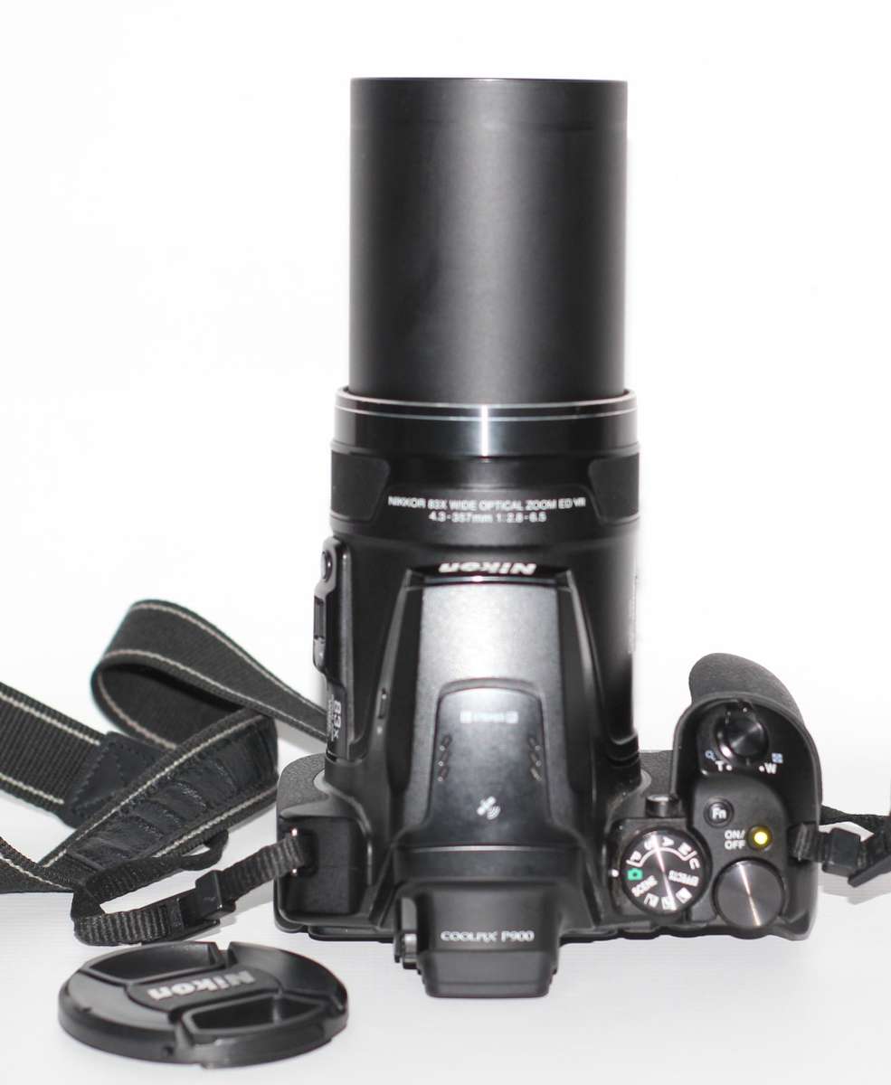 NIKON COOLPIX P900 Digital Bridge Camera (16.0 MP CMOS sensor, 83x Zoom) 3-Inch LCD Screen