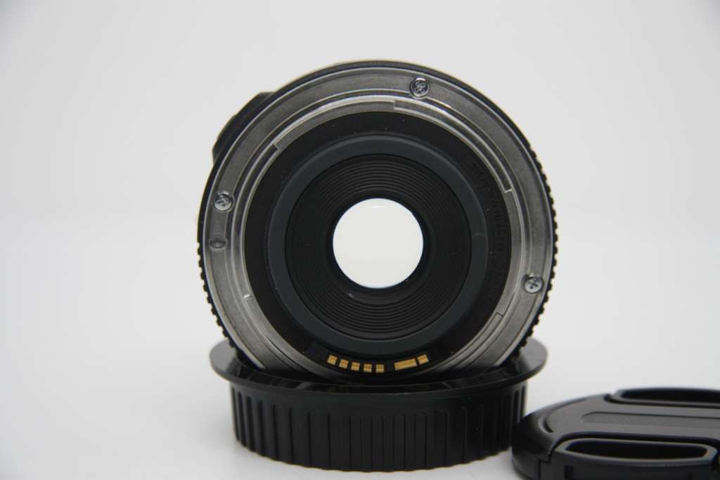 Canon EF-S 24mm f/2.8 STM Pancake Lens