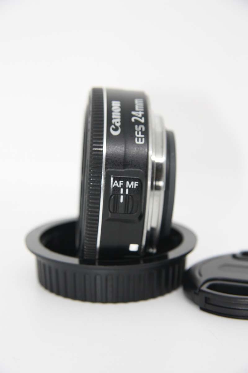 Canon EF-S 24mm f/2.8 STM Pancake Lens