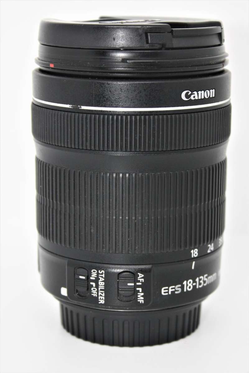 Canon EF-S 18-135mm f/3.5-5.6 IS STM IN VERY GOOD CONDITION