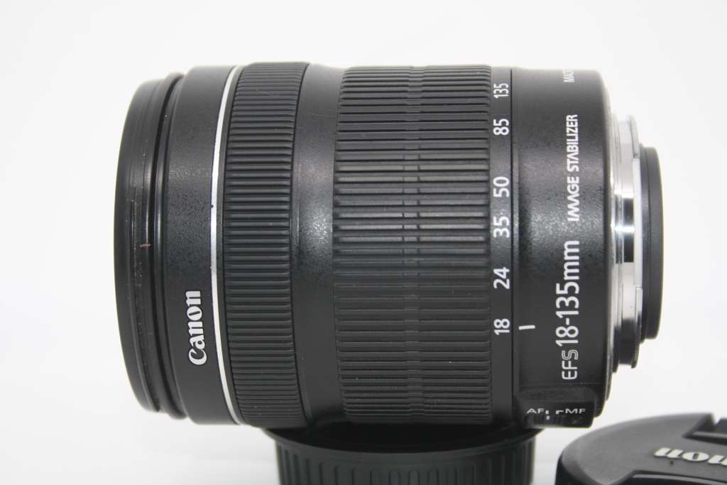Canon EF-S 18-135mm f/3.5-5.6 IS STM IN VERY GOOD CONDITION