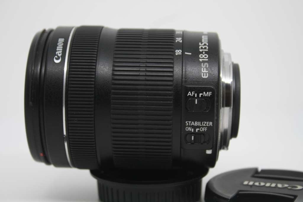 Canon EF-S 18-135mm f/3.5-5.6 IS STM IN VERY GOOD CONDITION