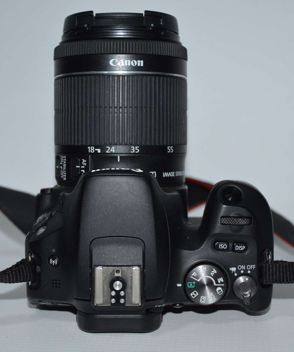 Canon EOS 200D DSLR with 18-55mm f/1.4-5.6 IS STM Lens ,VERY GOOD CONDITION