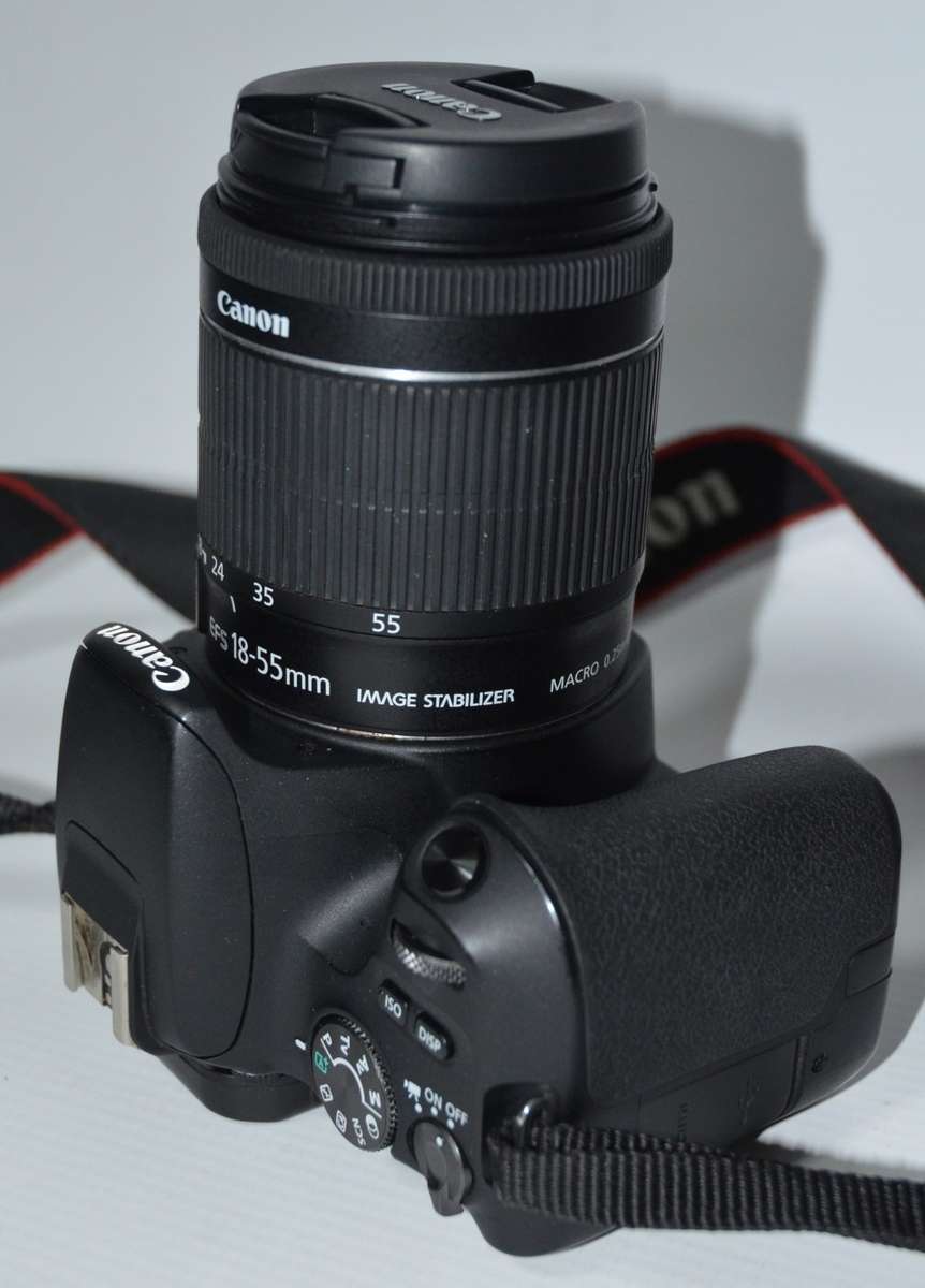 Canon EOS 200D DSLR with 18-55mm f/1.4-5.6 IS STM Lens ,VERY GOOD CONDITION