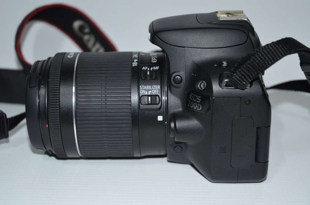 Canon EOS 200D DSLR with 18-55mm f/1.4-5.6 IS STM Lens ,VERY GOOD CONDITION