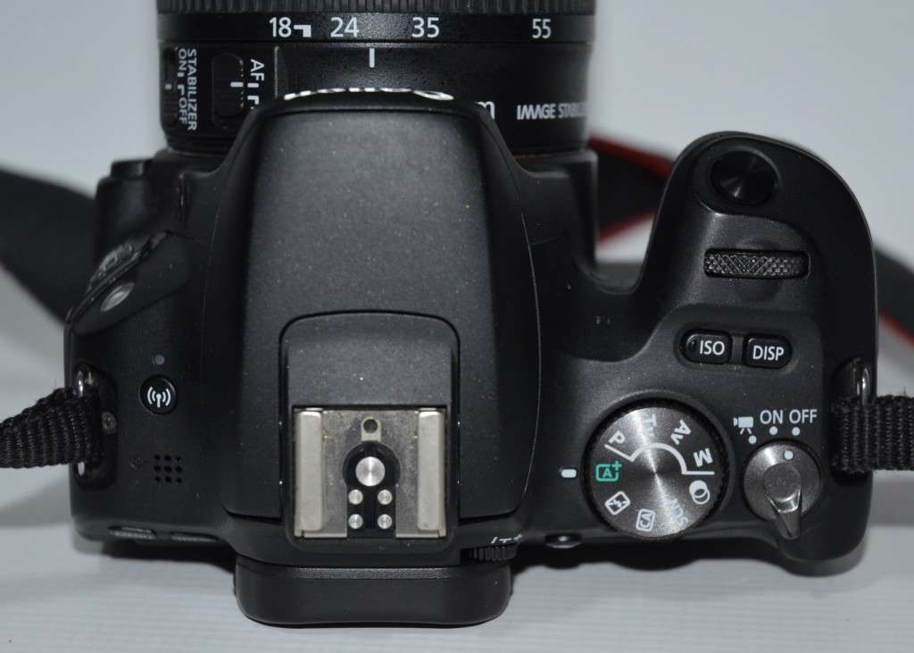 Canon EOS 200D DSLR with 18-55mm f/1.4-5.6 IS STM Lens ,VERY GOOD CONDITION