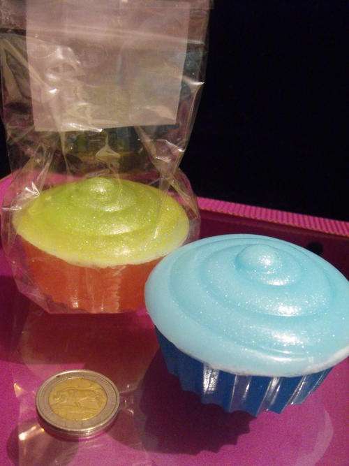 Glycerin soap - cupcake - blueberry