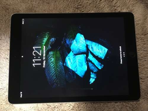 9.7-inch iPad Pro Wi-Fi 32 GB - Space Grey