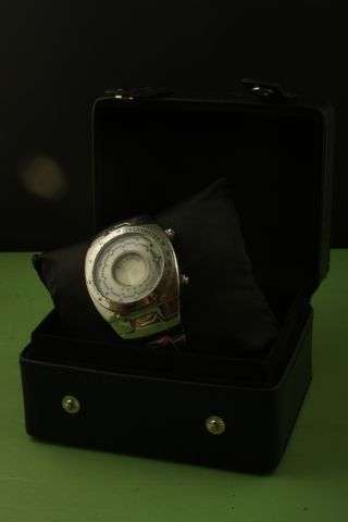 ZEON TECH SOLSUNO CHARCOAL DIAL WATCH - Worth R3000