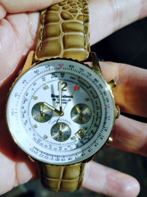 Look at this stunning watch Precious stones: 8 diamonds on dial