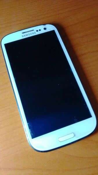 Samsung Galaxy S3 cell phone (please read!)