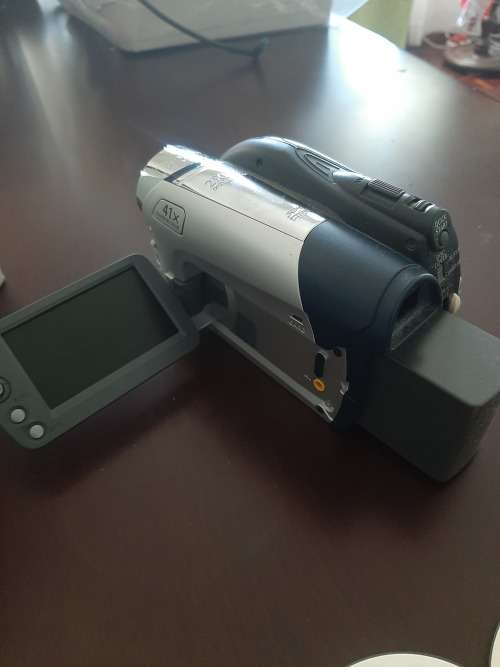 Canon DC310 High Optical Zoom DVD Camcorder