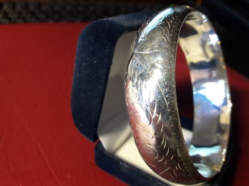 100% STERLING SILVER BANGLE