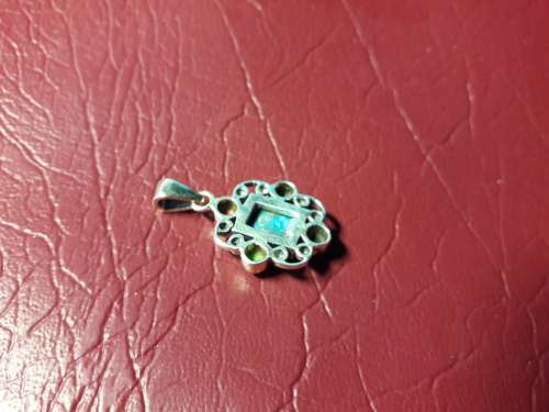 LOVELY SOLID STERLING SILVER PENDANT  WITH COLORFUL GEMS IN EXCELLENT CONDITION