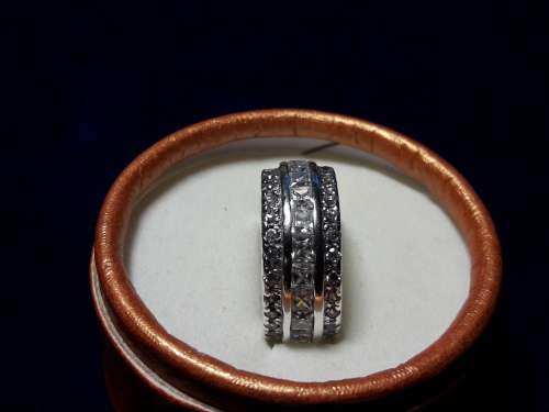 STUNNING SOLID GENUINE STERLING SILVER RING IN PERFECT CONDITION