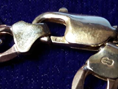 LOVELY GENUINE SOLID 9 ct GOLD BRACELET  WITH ITALIAN CLASP IN PERFECT CONDITION