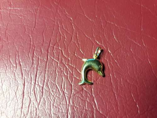 LOVELY GENUINE SOLID 9 ct GOLD CHARM/PENDANT IN EXCELLENT CONDITION.