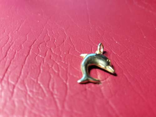 LOVELY GENUINE SOLID 9 ct GOLD CHARM/PENDANT IN EXCELLENT CONDITION.