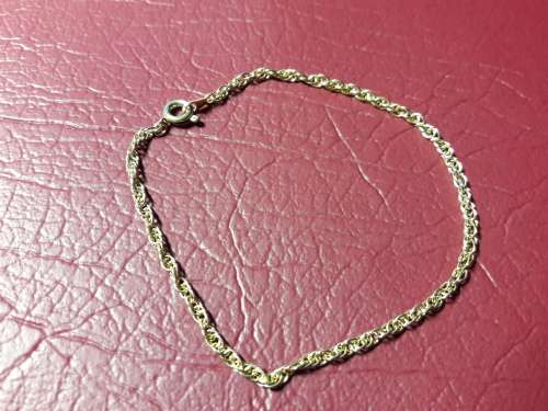 LOVELY 9 CT SOLID GENUINE GOLD BRACELET IN EXCELLENT CONDITION