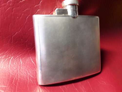 BEAUTIFUL SOLID GENUINE STERLING SILVER WHISKEY FLASK IN EXCELLENT CONDITION