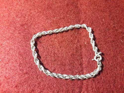 LOVELY SOLID GENUINE STERLING SILVER BRACELET IN EXCELLENT CONDITION