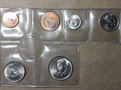 1968 ENGLISH INCOMPLETE UNCIRCULATED MINT PACK