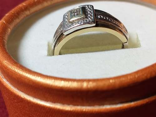 LOVELY GENUINE SOLID STERLING SILVER RING WITH GENUINE 9 ct GOLD INLAYS IN EXCELLENT CONDITION