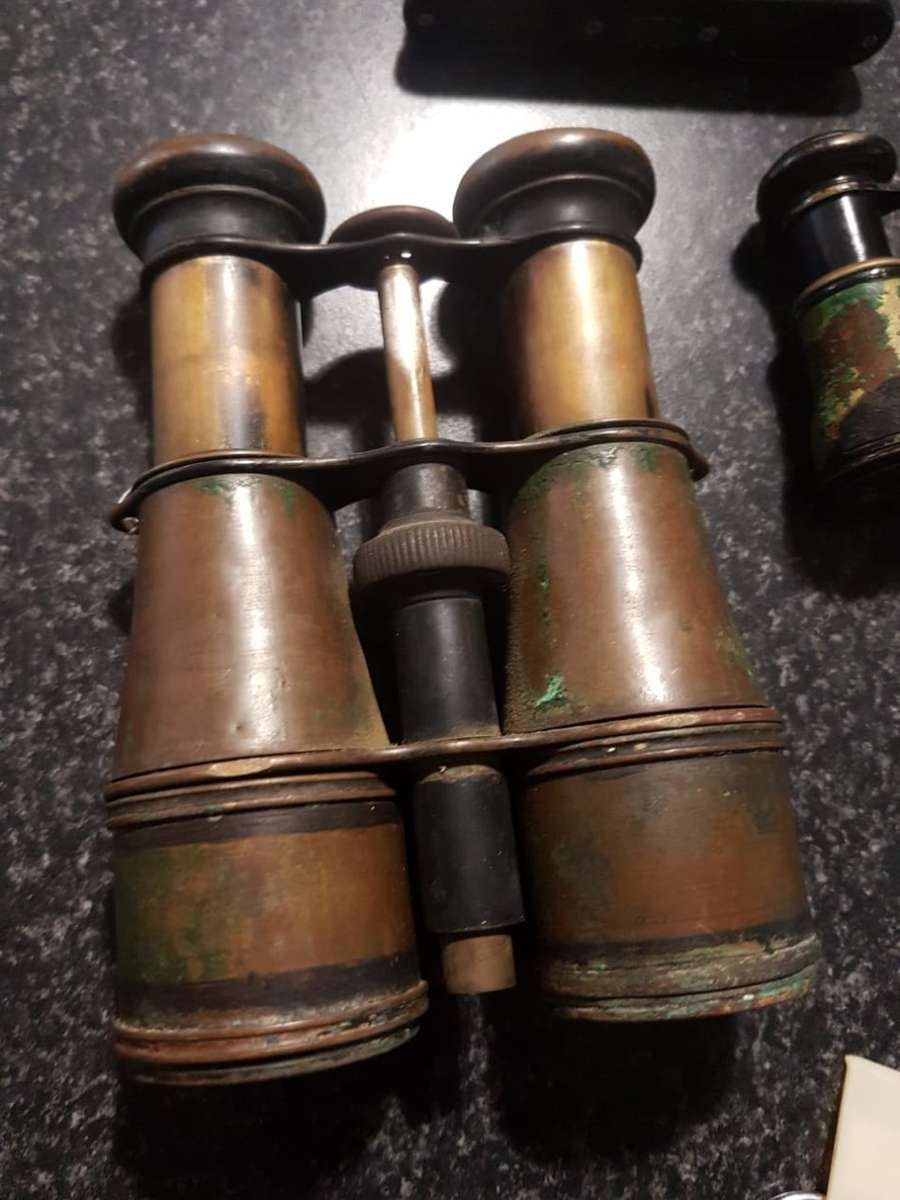 A LOT OF 4 VINTAGE COLLECTIBLE ITEMS [One bid for all]