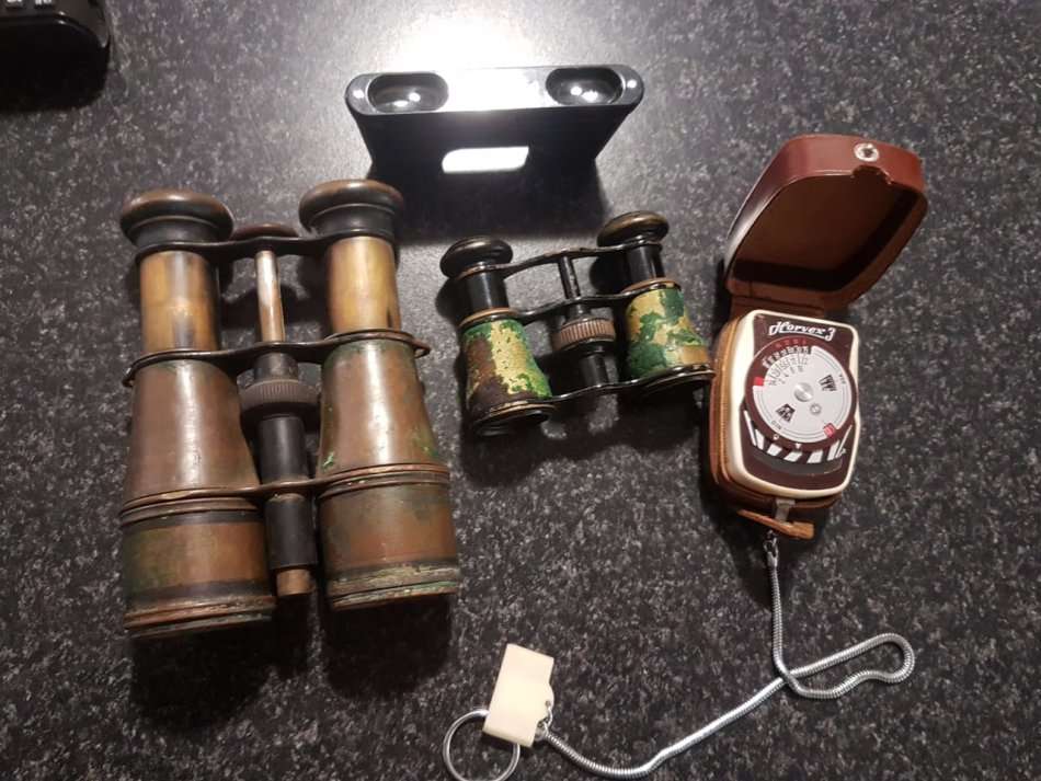 A LOT OF 4 VINTAGE COLLECTIBLE ITEMS [One bid for all]