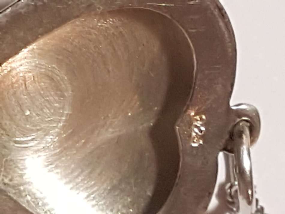 LOVELY GENUINE SOLID STERLING SILVER NECKLACE WITH LOCKET