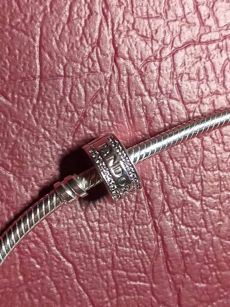 LOVELY GENUINE SOLID STERLING SILVER PANDORA BRACELET IN PERFECT CONDITION