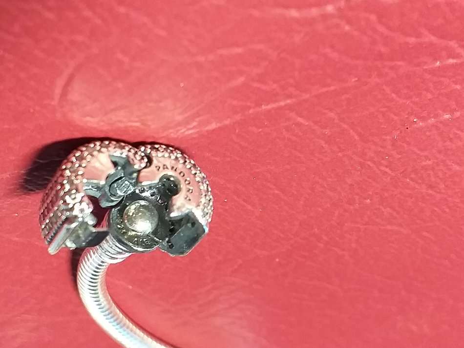 LOVELY GENUINE SOLID STERLING SILVER PANDORA BRACELET IN PERFECT CONDITION