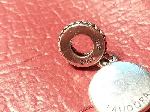 LOVELY GENUINE SOLID STERLING SILVER PANDORA CHARM [Family]