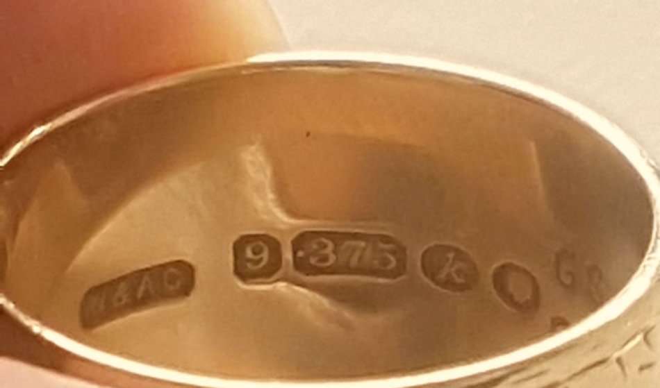 LOVELY GENUINE SOLID VINTAGE BRITISH 9ct GOLD RING [7,5 g] Lovely Christmas Gift