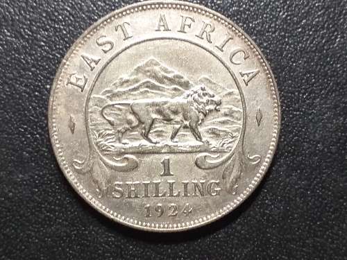 1924 EAST AFRICA SILVER 1 Shilling - George V